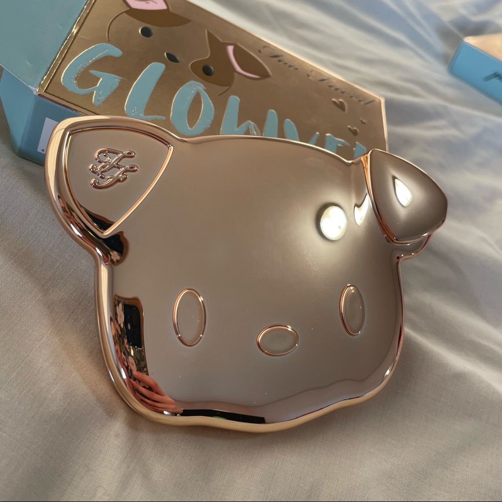 Too Faced “Glowver Puppy Love” Highlighter (BNIB)